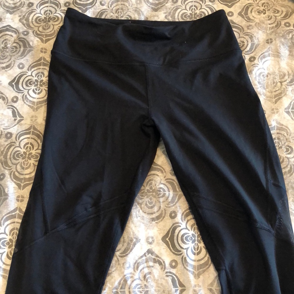 🚫SOLD🚫 VS Sport Mesh Panel Leggings